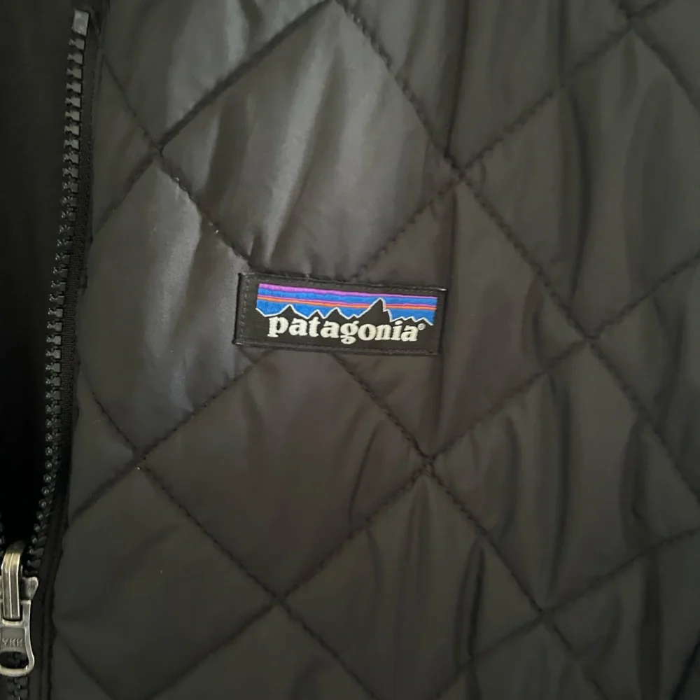 Patagonia Jacket - black quilted nano-puff - Picture 3 of 13